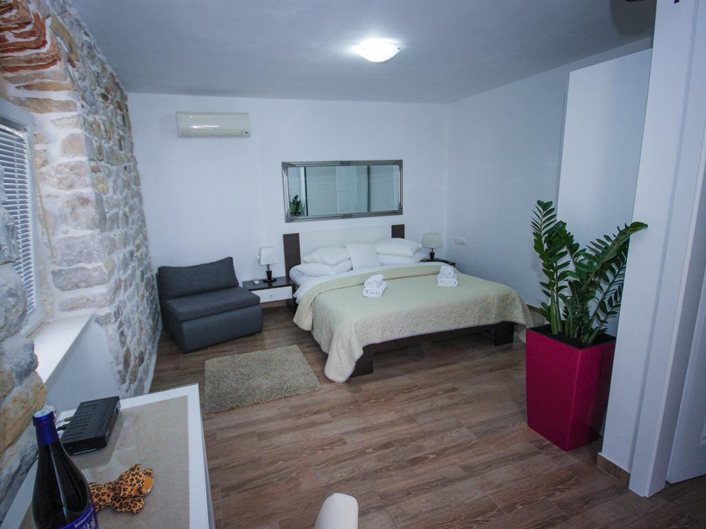Guest House Vagabundo Imb Spalato Esterno foto